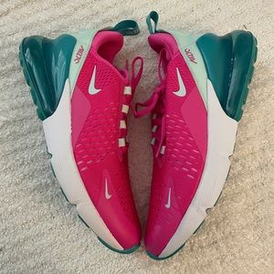 NWOT nike womens air max 270